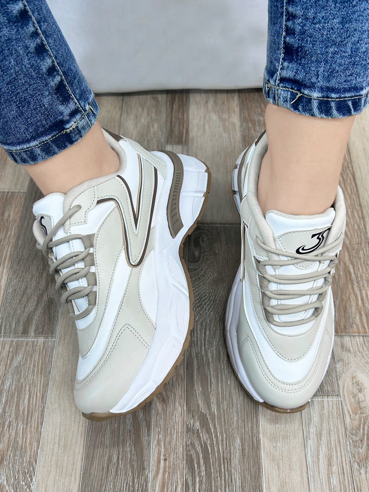 PIA ZAPATILLA BEIGE MARRON..