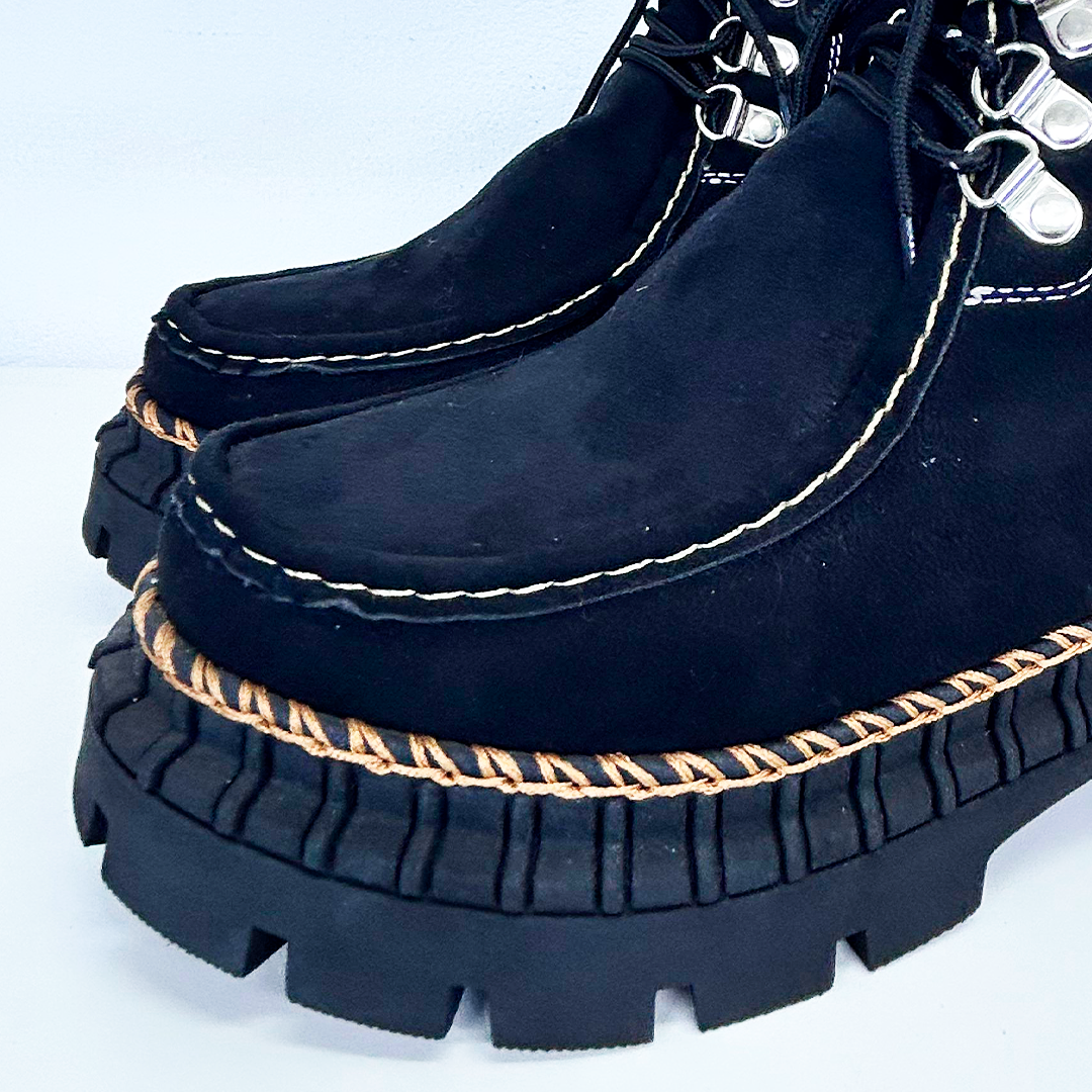 GAROTA BOTIN 2.0 NEGRO SUEDE-