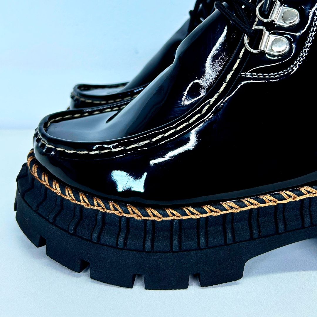 GAROTA BOTIN 2.0 NEGRO CHAROL..