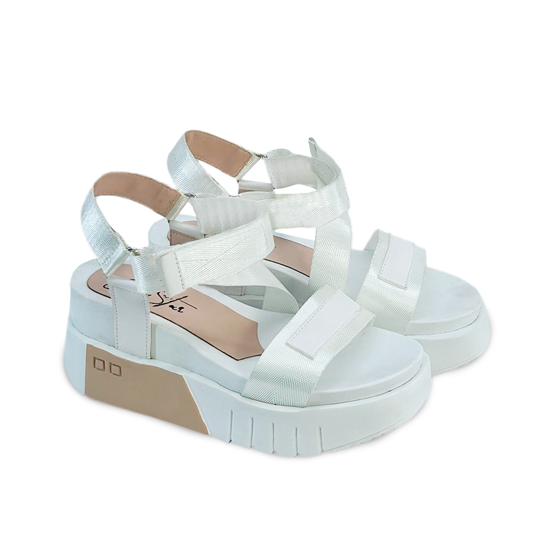 MIA BLANCO-