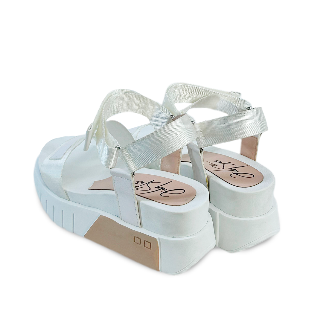 MIA BLANCO-