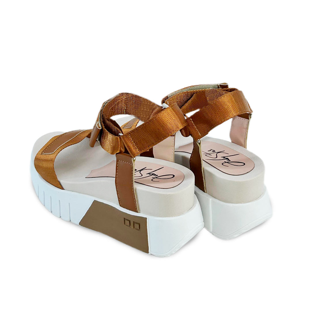 MIA CARAMELO-