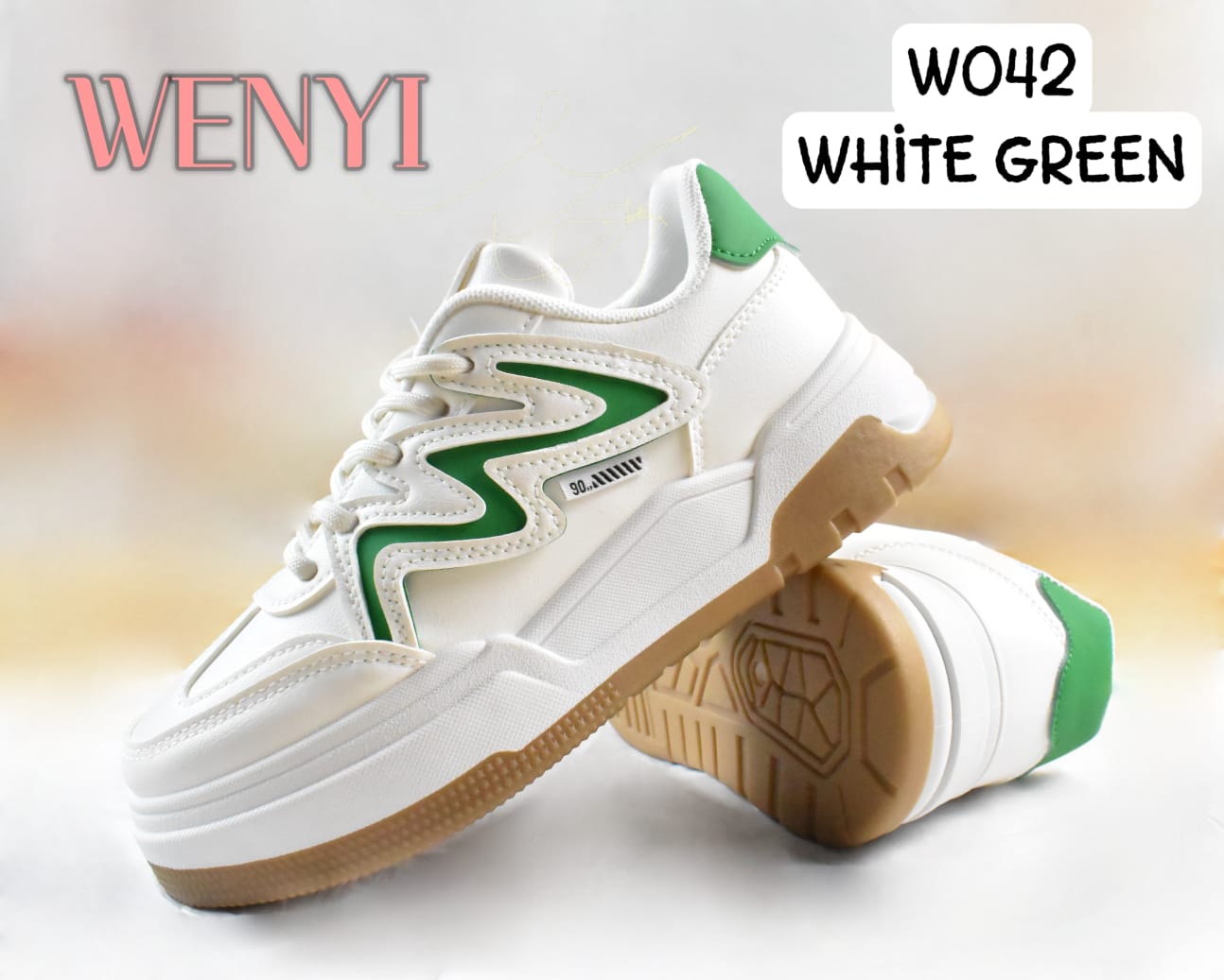 W042   WHITE-GREEN